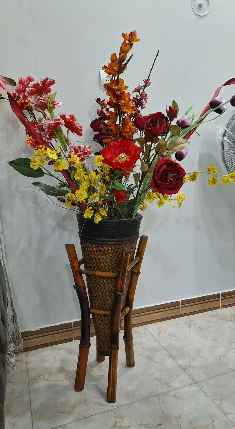 گلدان|گل مصنوعی|بندر امام خمینی, |دیوار