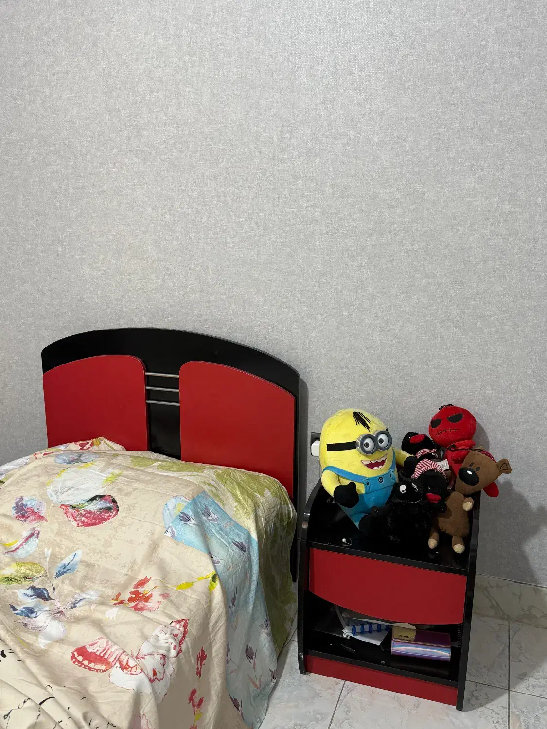 سرویس اتاق خواب|تخت و سرویس خواب|ساری, |دیوار