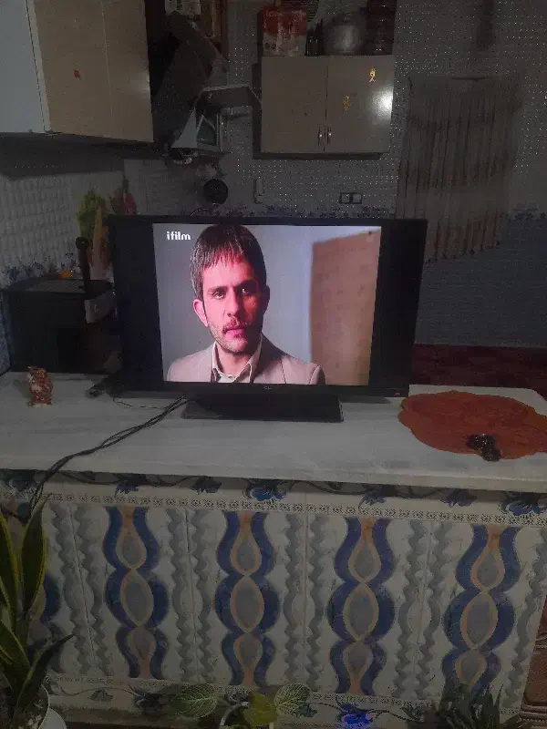 ۳۲اینج|تلویزیون و پروژکتور|آق قلا, |دیوار