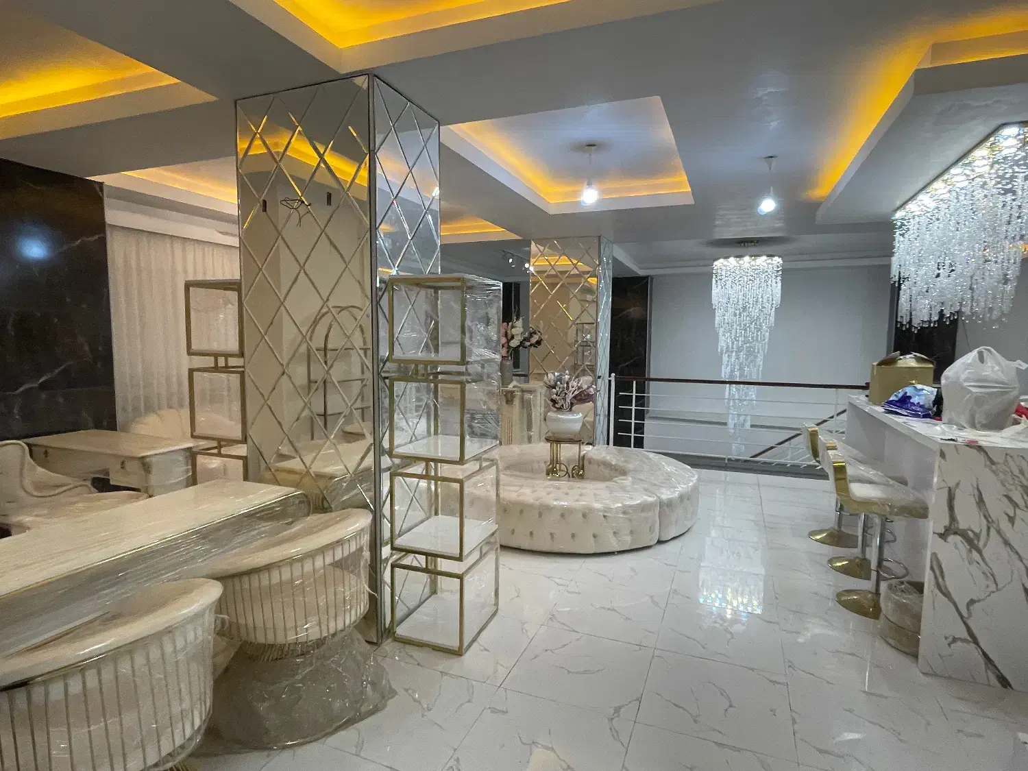 استخدام نظافتچی و خدمات سالن زیبایی|استخدام سرایداری و نظافت|نور, |دیوار