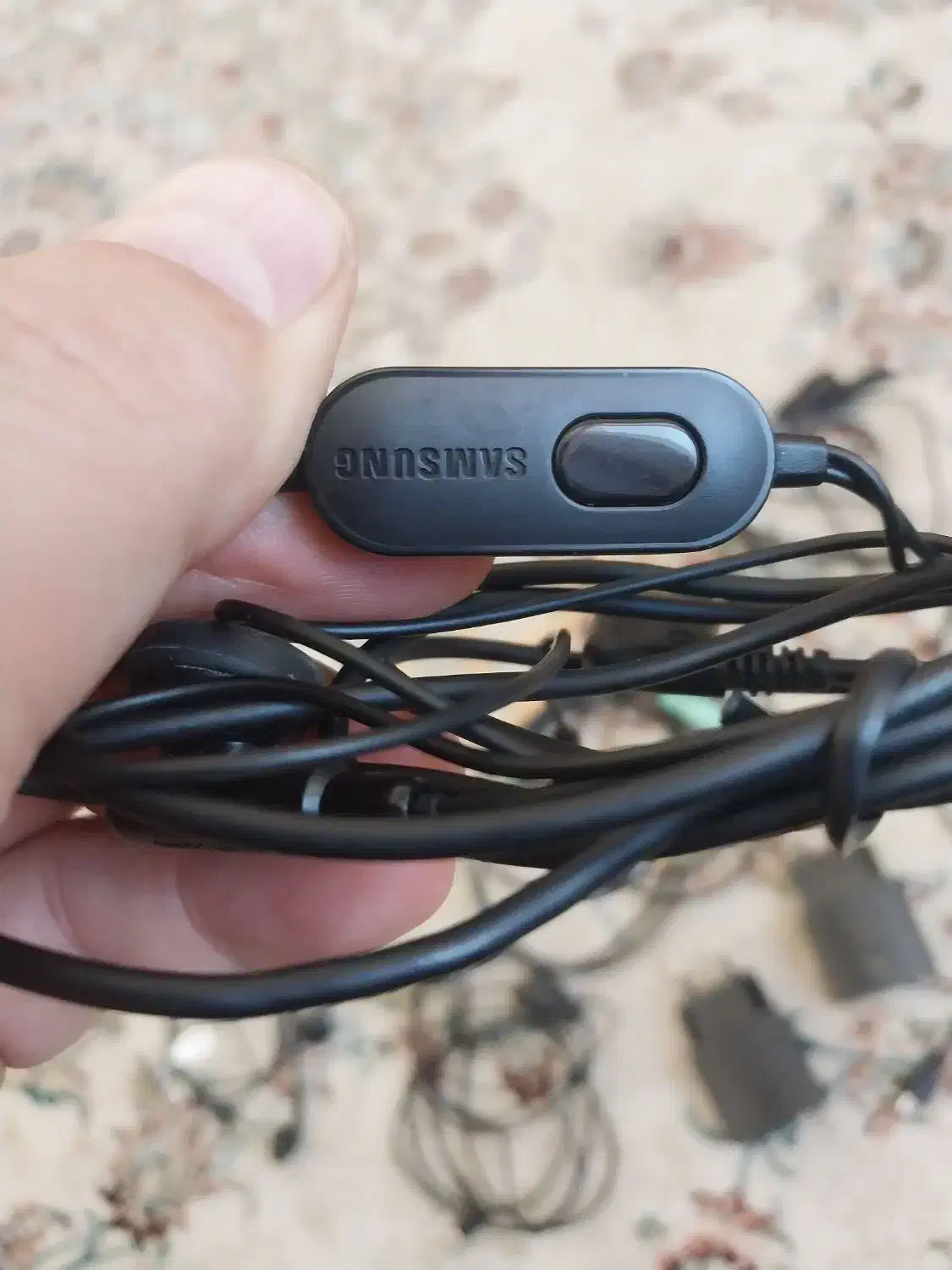 اقلام هندفری و کابل و شارژر|لوازم جانبی موبایل و تبلت|ارومیه, |دیوار