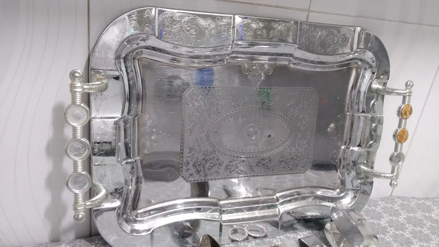 سینی و چهارتا انبر سالاد|ظروف سرو و پذیرایی|اشتهارد, |دیوار