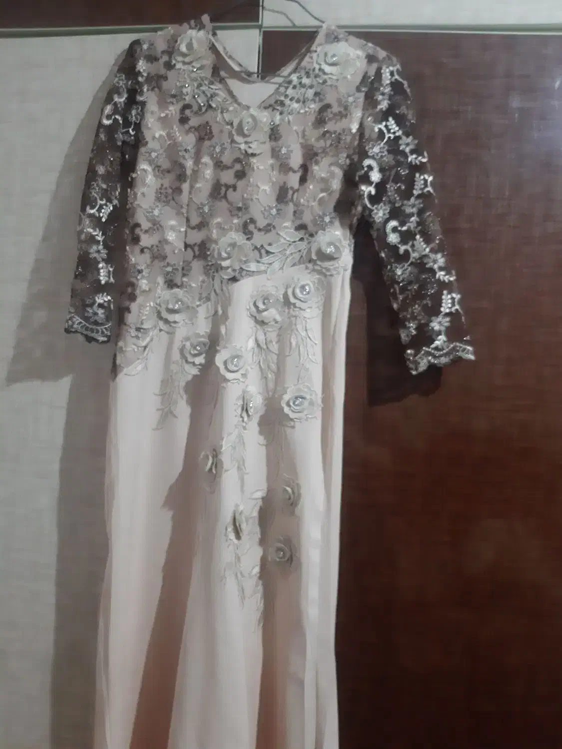 پیراهن مجلسی|لباس|نمشیر, |دیوار