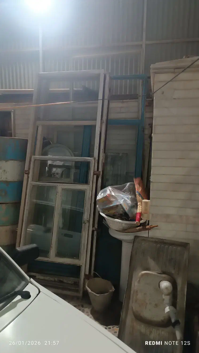 درب و پنجره|مصالح و تجهیزات ساختمان|اصفهان, دارک|دیوار