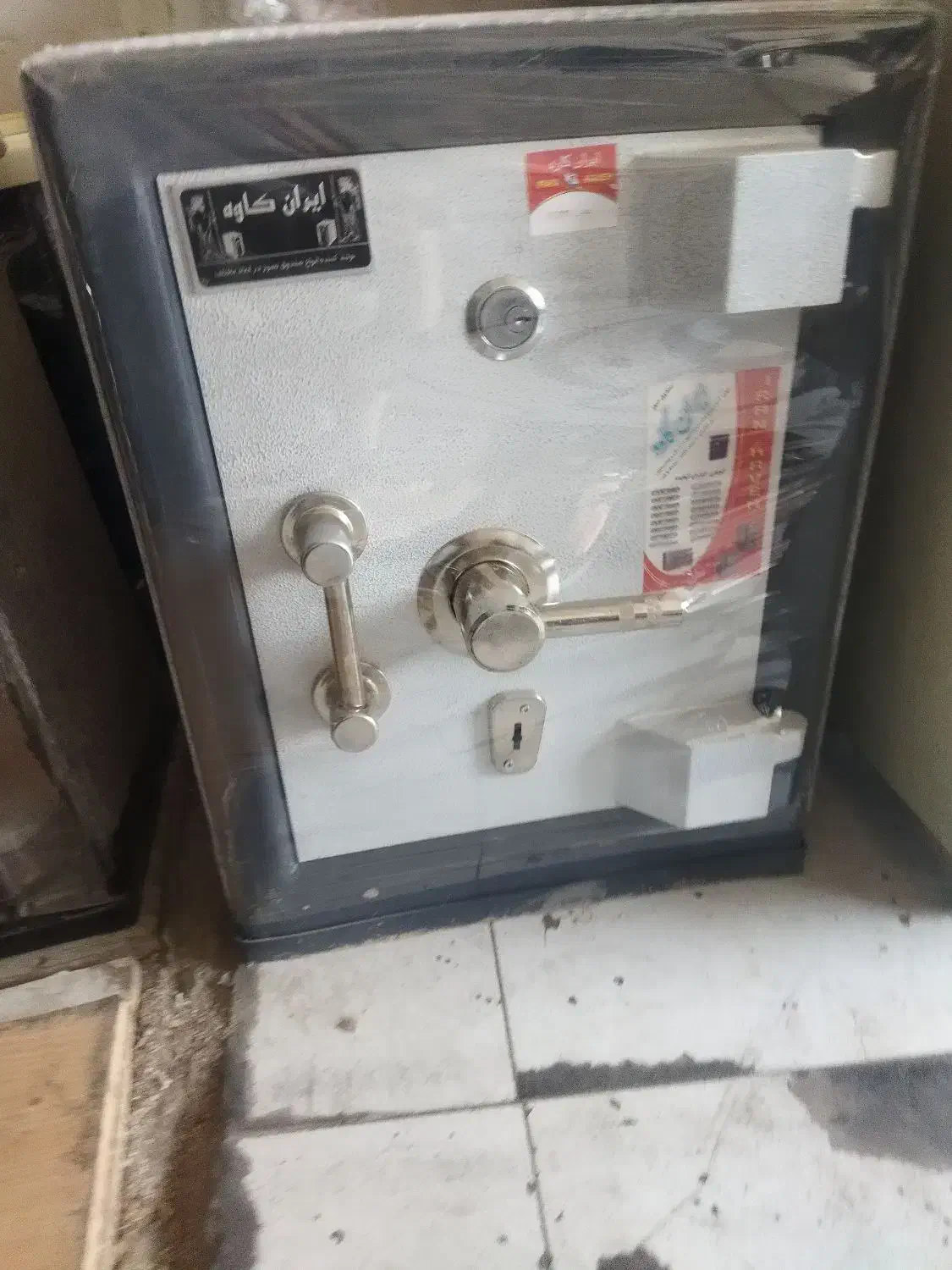 گاوصندوق  دوجداره|ابزارآلات|اسلام‌شهر, مطهری|دیوار