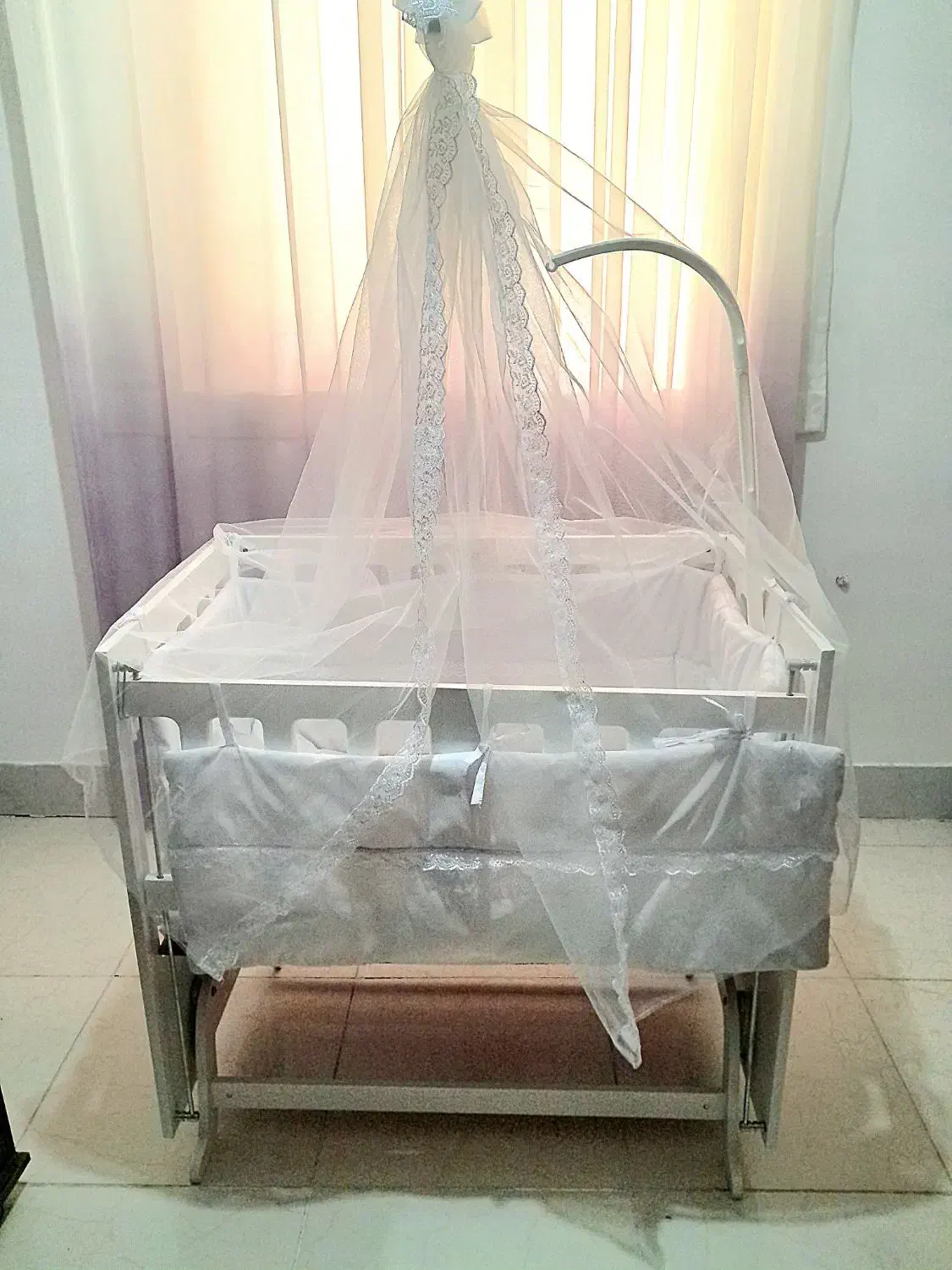 تخت نوزاد کنار مادر نو نو|تخت و صندلی بچه|سمنان, |دیوار