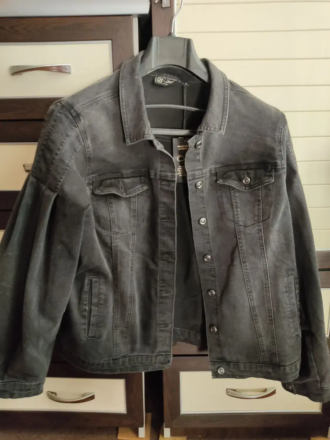 کاپشن‌لی‌‌متوسط‌نو|لباس|مرند, |دیوار