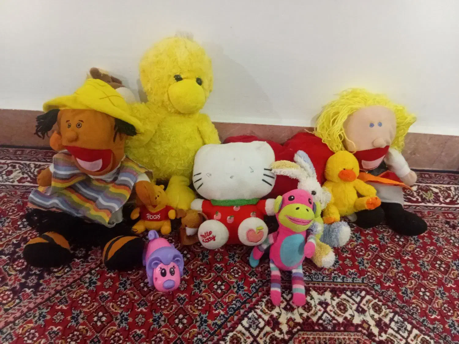 عروسکهای کارکرده|اسباببازی|میانه, |دیوار