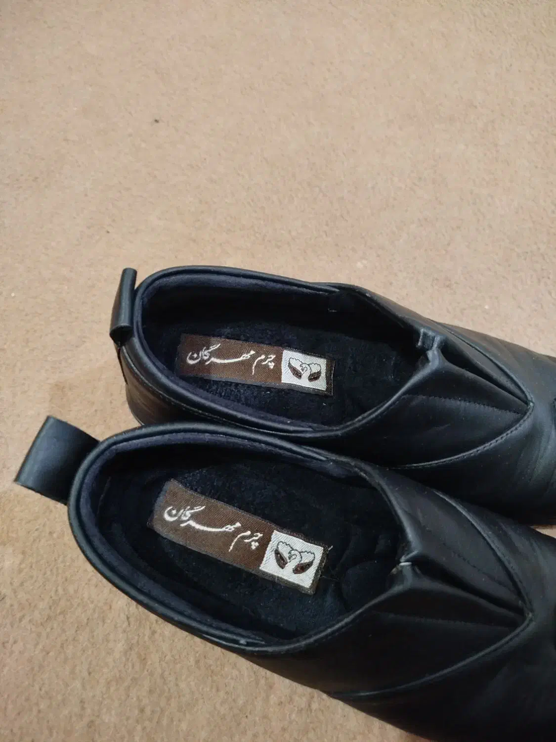 کفش|کیف، کفش، کمربند|زنجان, |دیوار