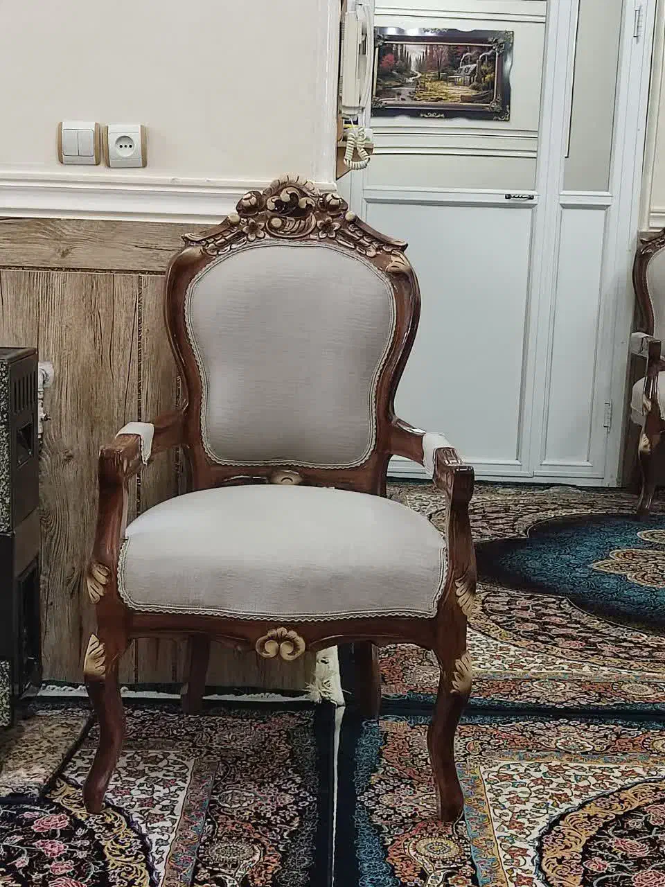 مبل سلطنتی ۶ نفره|مبلمان خانگی و میز عسلی|شیراز, پودنک|دیوار