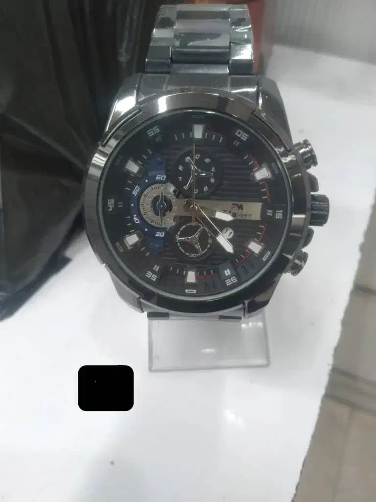 ساعت مچی|ساعت|برخوار, |دیوار