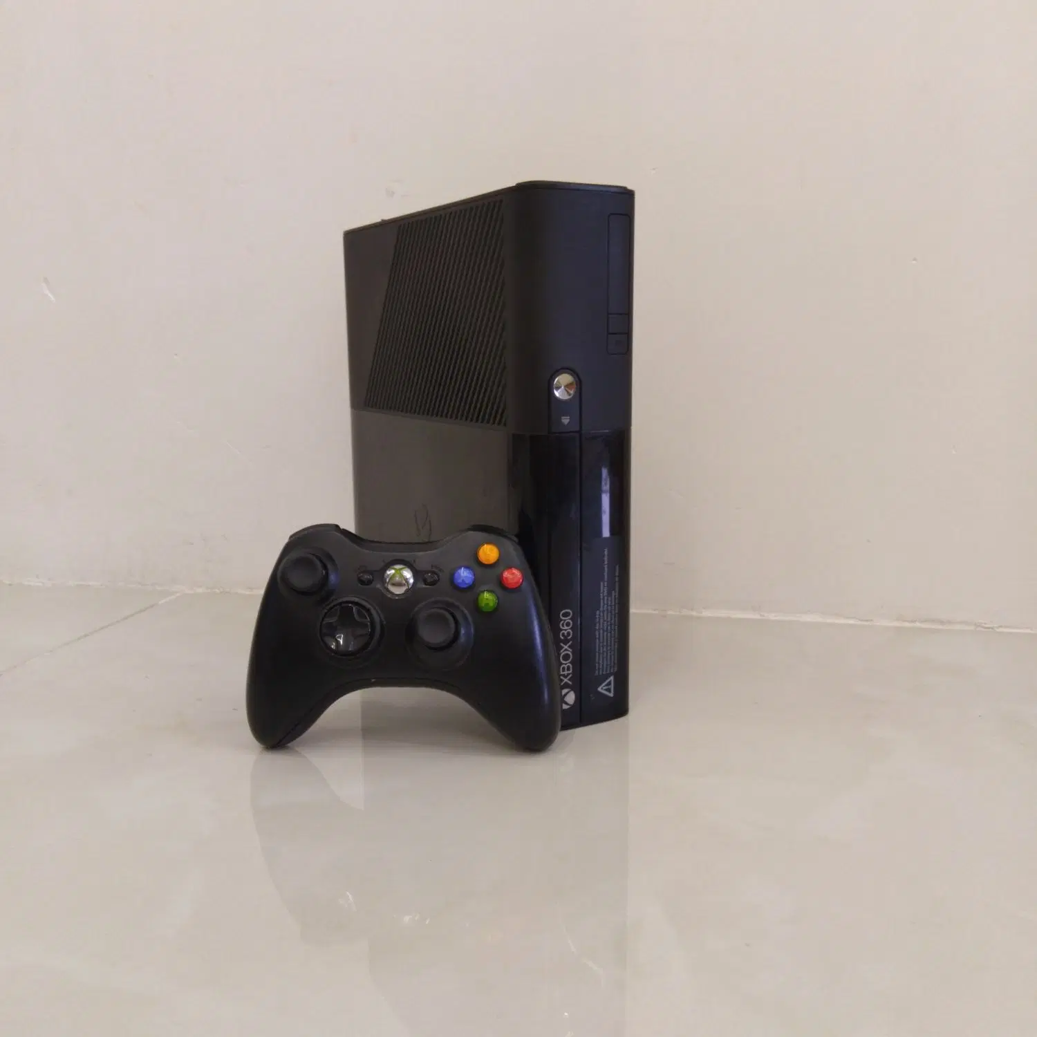 Xbox360e / ایکس باکس ۳۶۰ سوپر اسلیم دو دسته|کنسول، بازی ویدئویی و آنلاین|همدان, |دیوار