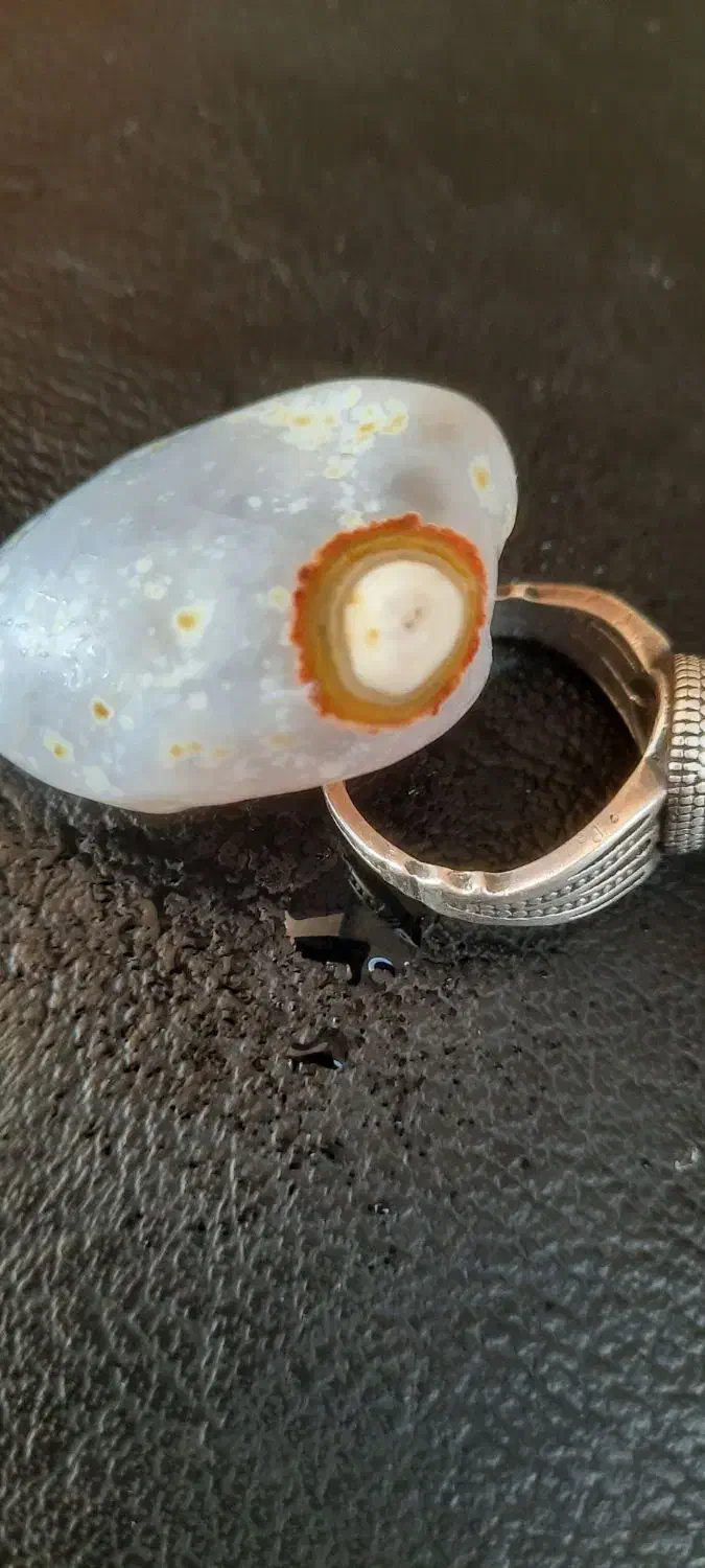 عقیق بابا قوری|جواهرات|باقرشهر, |دیوار