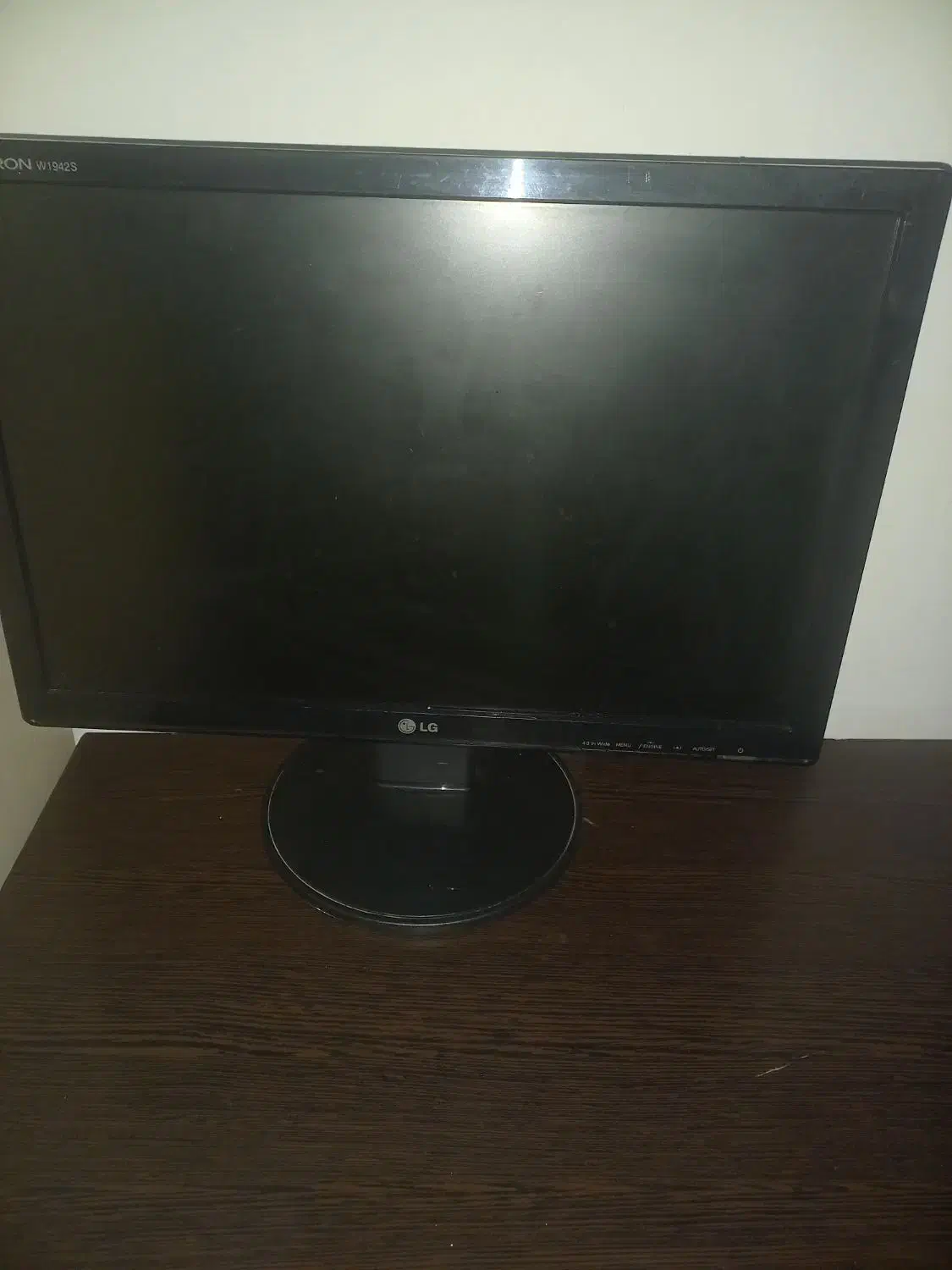 مانیتور ۲۱ اینچ الجی سالم و بدون هیچ مشکلی|تلویزیون و پروژکتور|کرج, شاهینویلا|دیوار