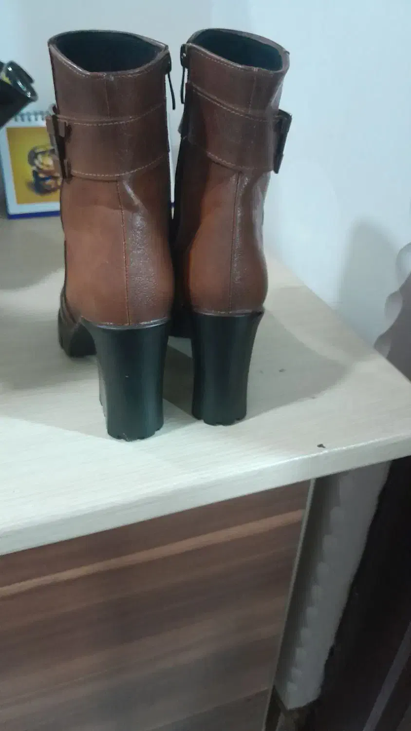 پوتین سایز۳۹ درحدنو یک بارپوشیده شده|کیف، کفش، کمربند|کوچصفهان, |دیوار