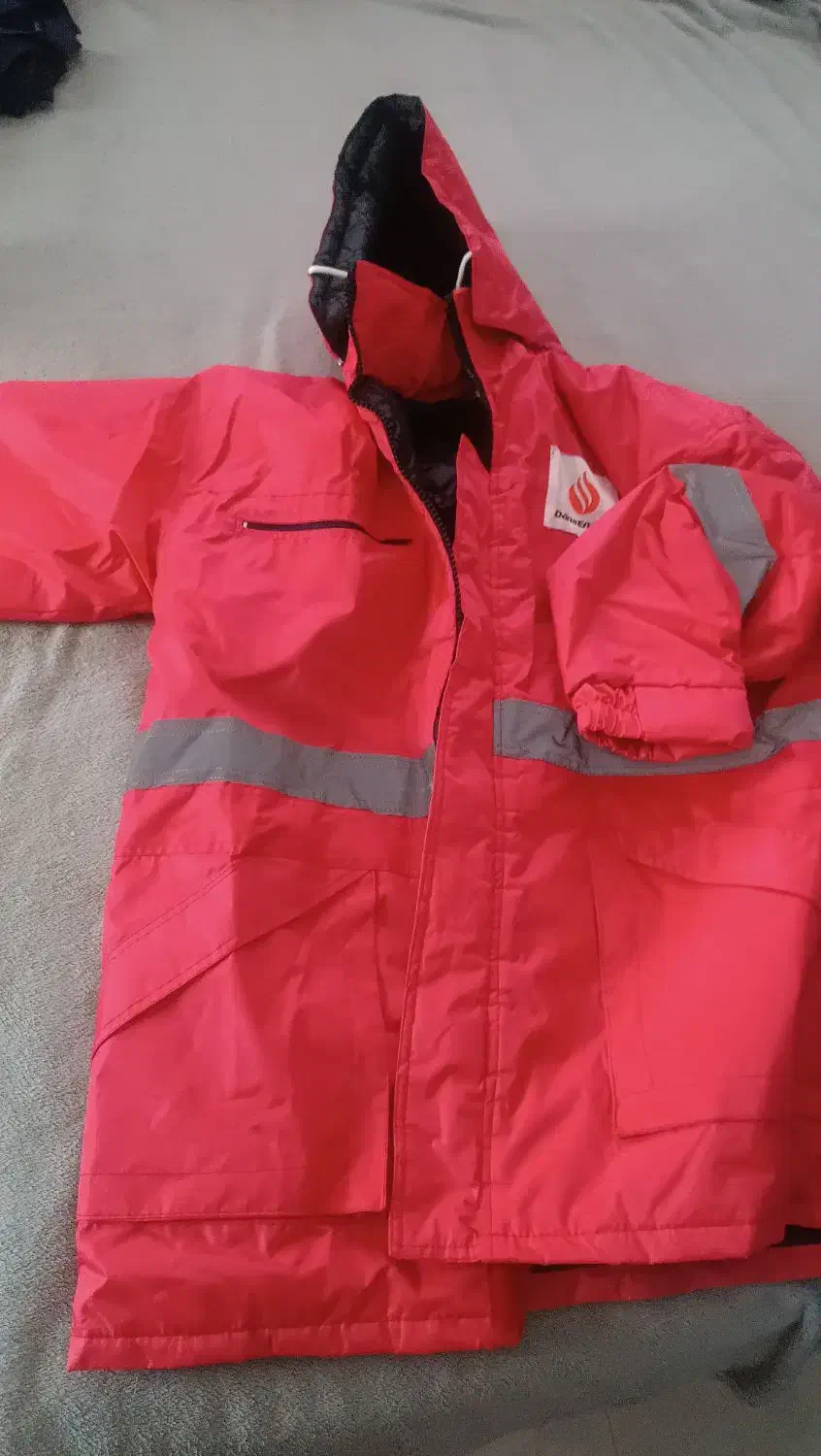 کاپشن|لباس|کارون, |دیوار