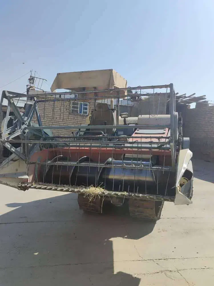 کمباین|خودرو سنگین|کر, |دیوار