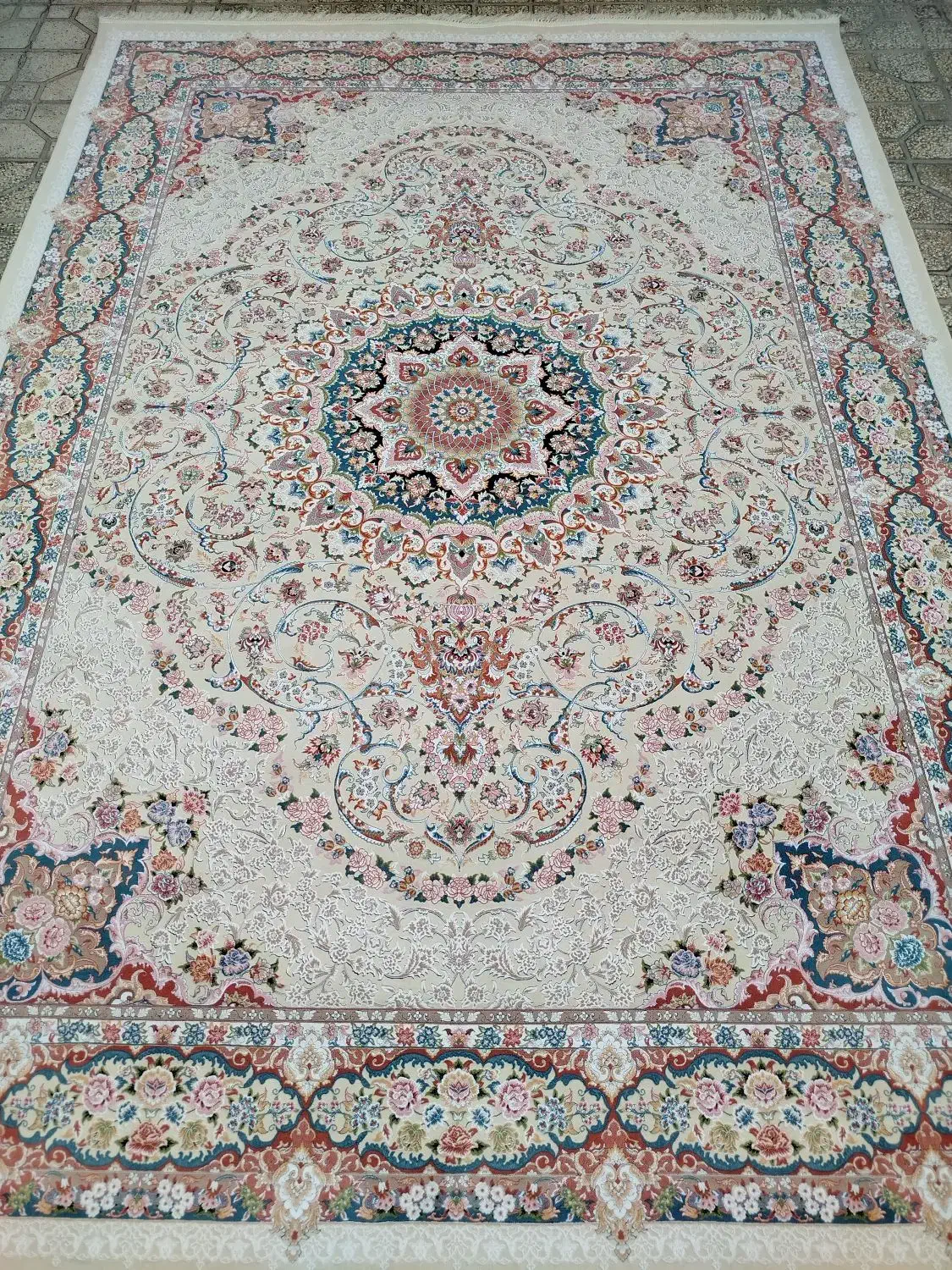 یک جفت فرش 9متری 1200 شانه گل برجسته درحدنو|فرش|شیراز, پودنک|دیوار