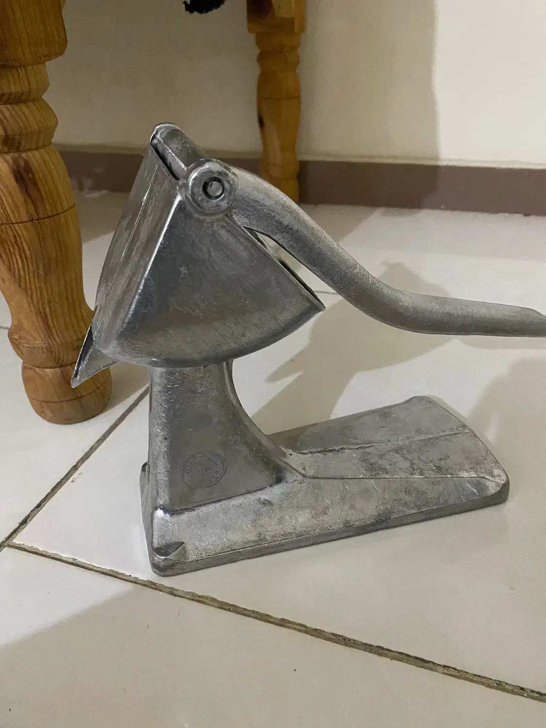 آب انارگیری|آبمیوه‌گیر و آب‌مرکبات‌گیر|پرند, فاز ۶|دیوار