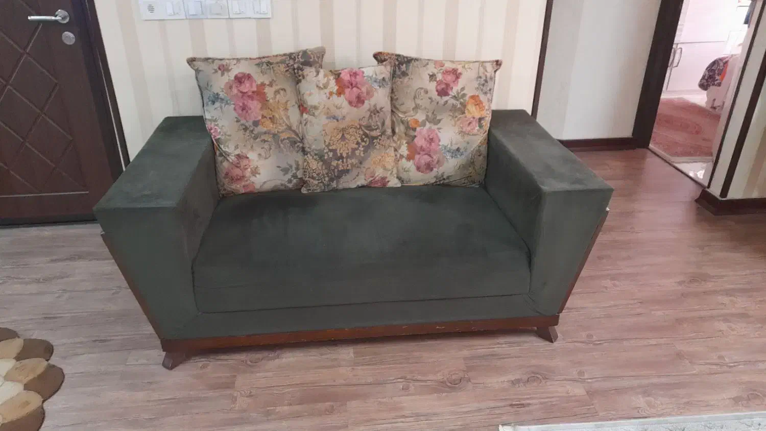 مبل خارجی، زیر قیمت|مبلمان خانگی و میز عسلی|رشت, آزادگان|دیوار