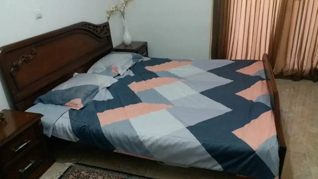 تخت دو نفره بادوکمدکوچک|تخت و سرویس خواب|سنندج, |دیوار