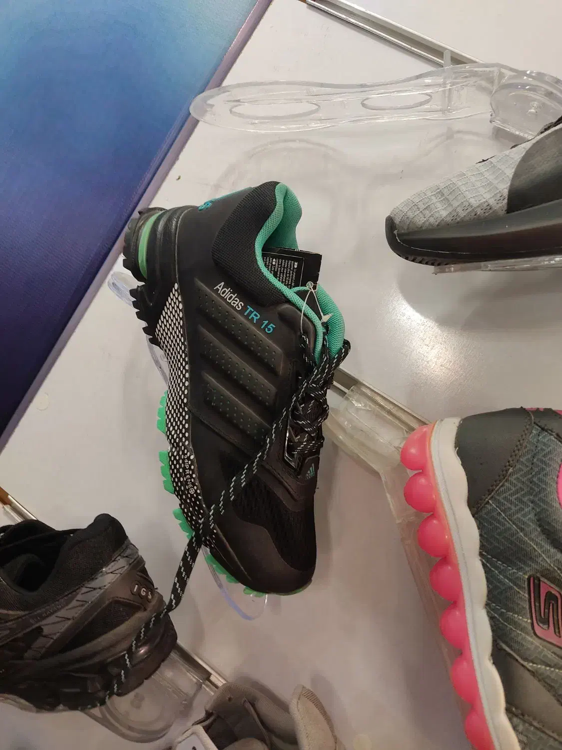 کفش|کیف، کفش، کمربند|نیشابور, شهرک رسولی|دیوار