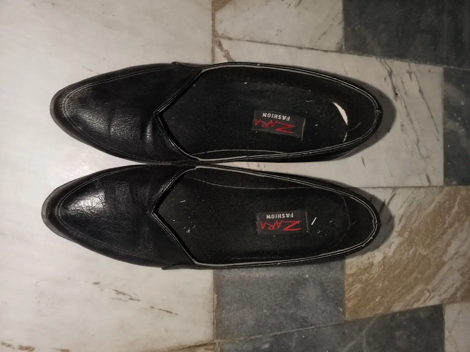 یک جفت کفش زنانه یک جفت استوک|کیف، کفش، کمربند|نهاوند, |دیوار