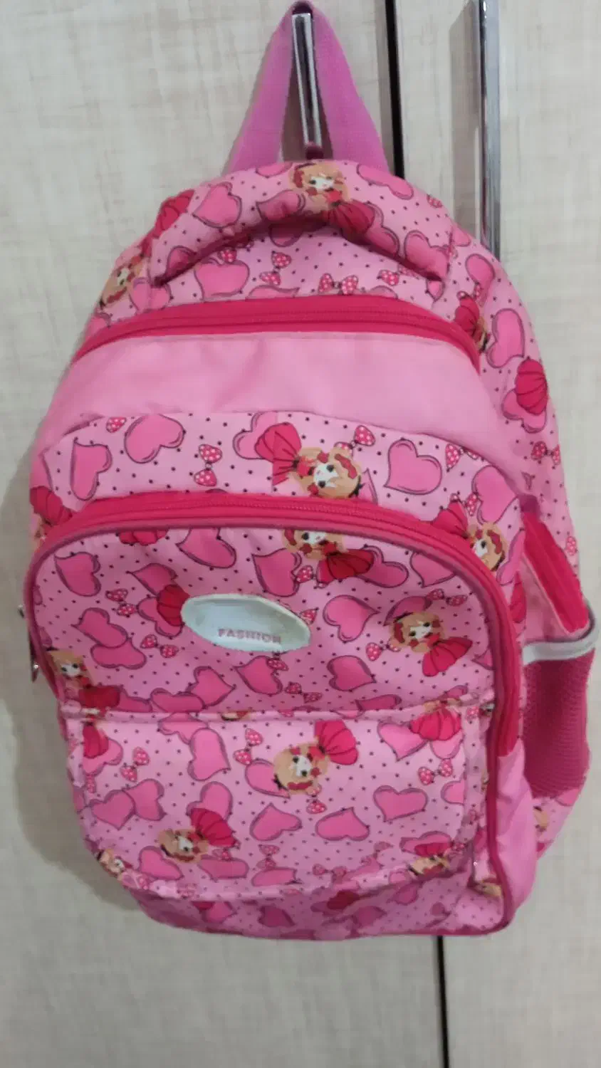 دو عدد کیف مدرسه درحدنو|کیف، کفش، کمربند|خرم‌آباد, |دیوار