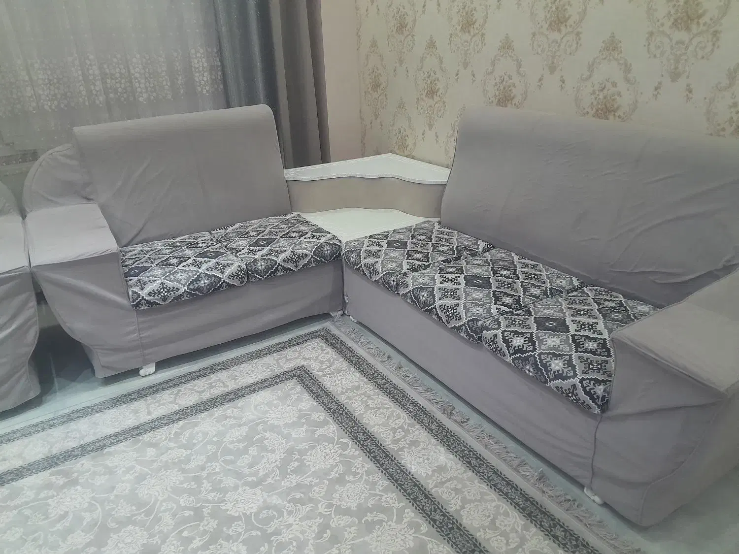 مبل ال هفت نفره|مبلمان خانگی و میز عسلی|پرند, فاز ۳|دیوار