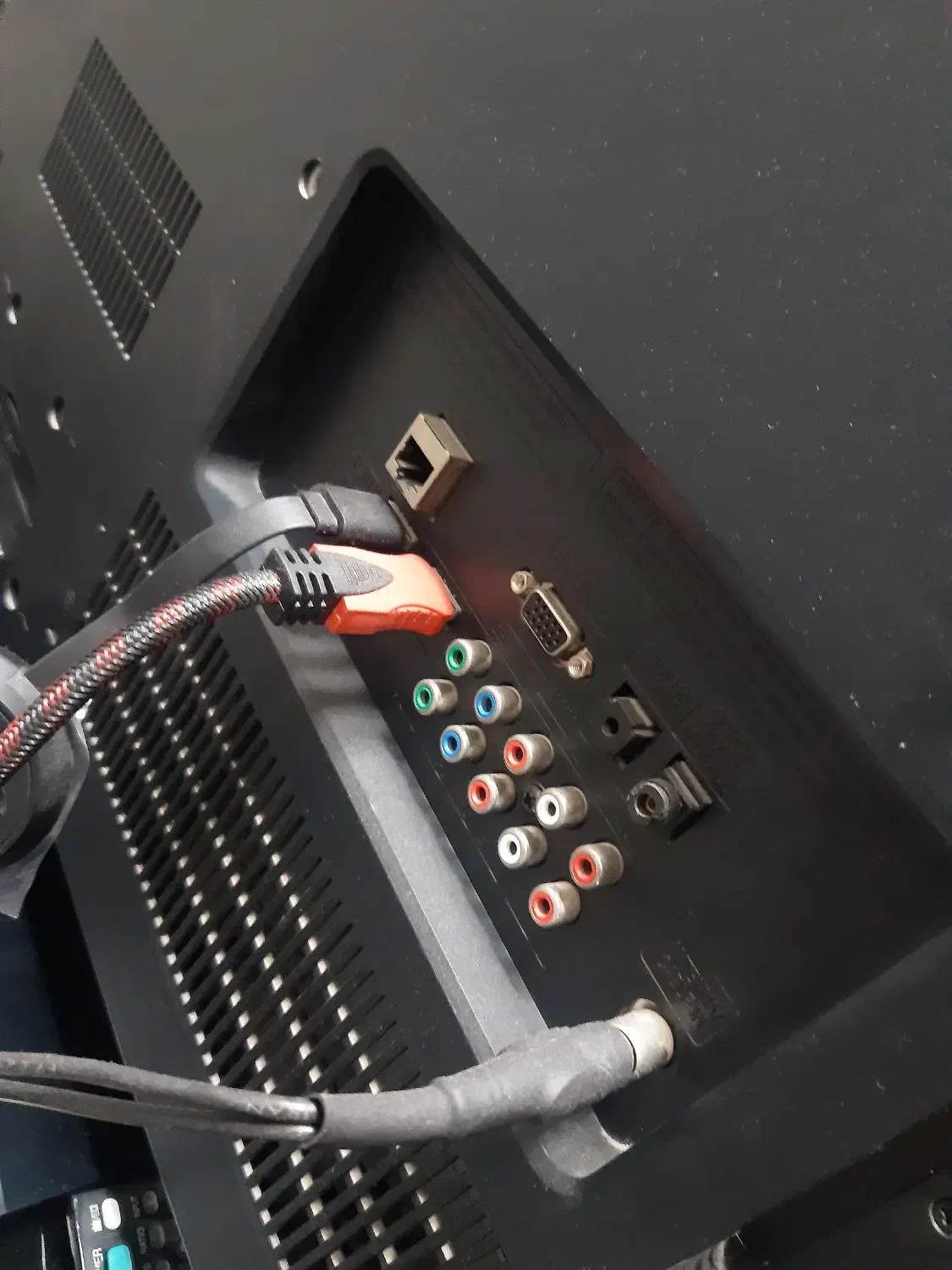 تلویزیون ۴۲ اینچ الجی به همراه میز و دی وی دی|تلویزیون و پروژکتور|اردبیل, |دیوار