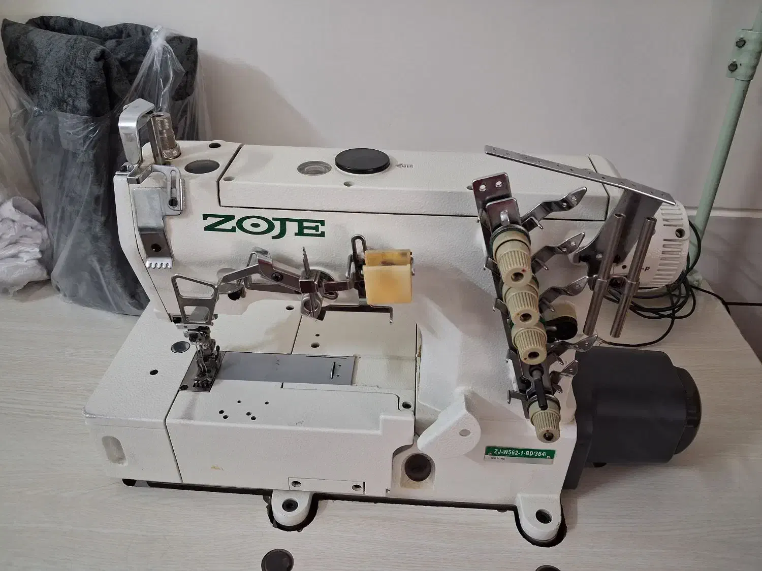 چرخ میان دوز|چرخ خیاطی و ریسندگی|فلاورجان, |دیوار