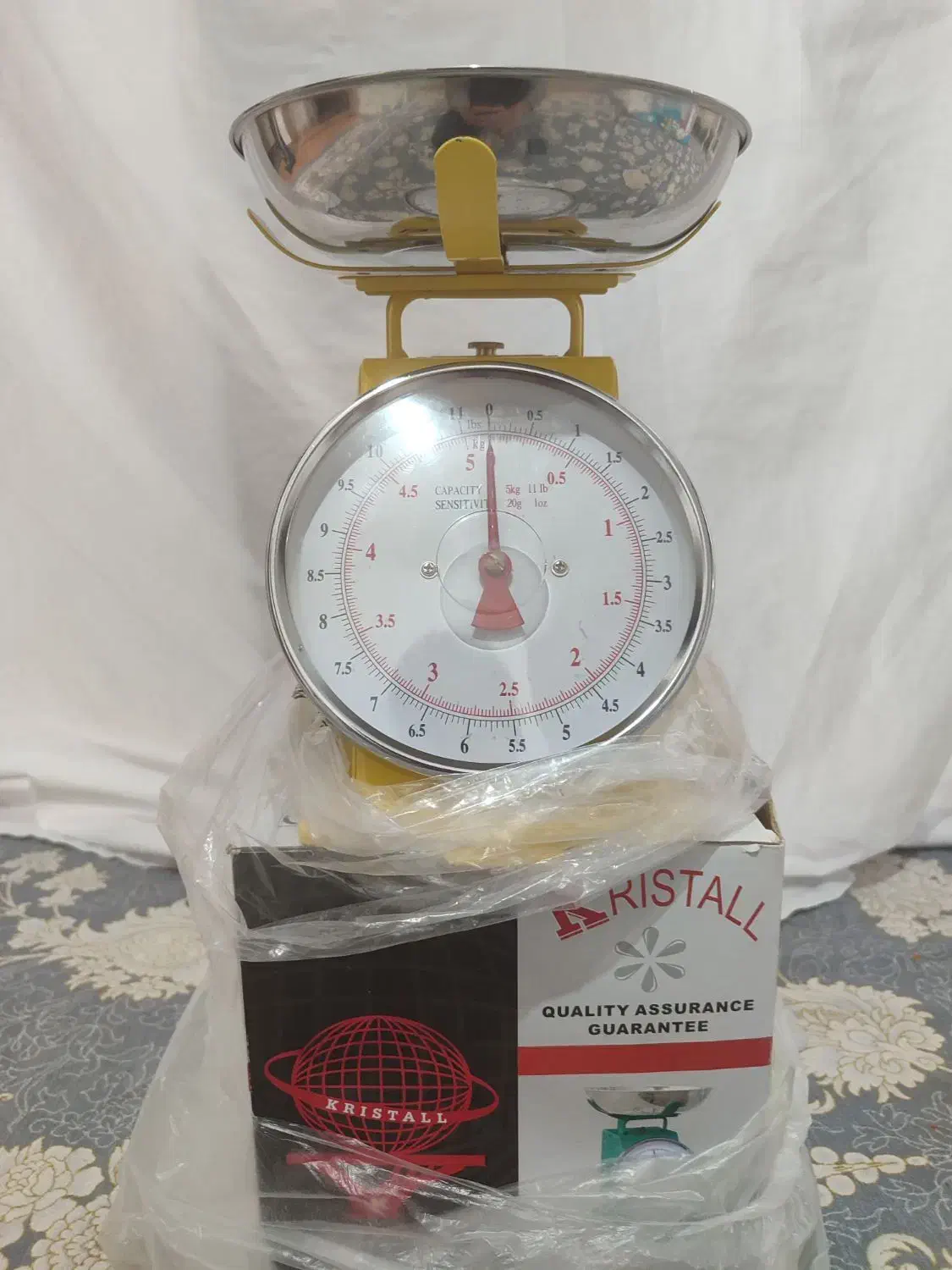 ترازو|ظروف پخت‌وپز|بروجن, |دیوار