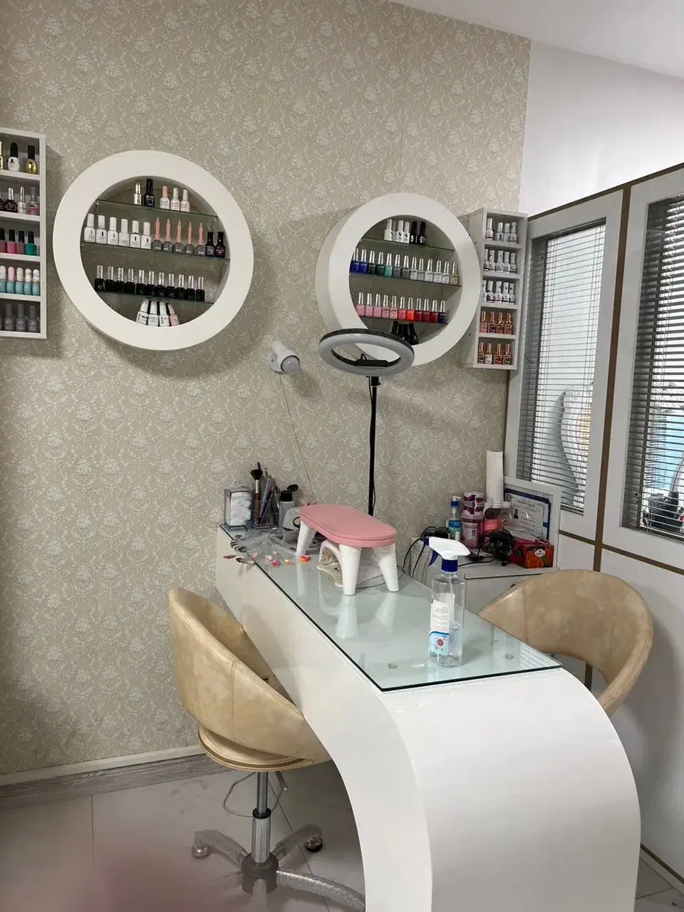 نیرو جهت سالن زیبایی همه لاین ها|استخدام درمانی، زیبایی، بهداشتی|تهران, حکمت|دیوار