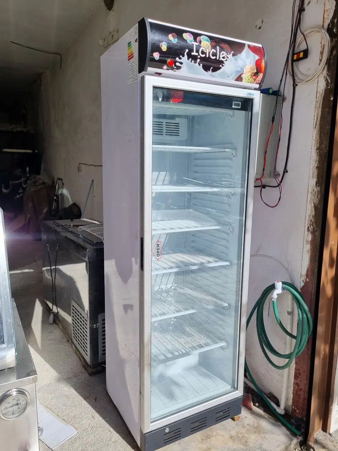 فریزر ایستاده ۶۰ سانتی زیمان مشابه آکبند|فروشگاه و مغازه|نسیم‌شهر, |دیوار