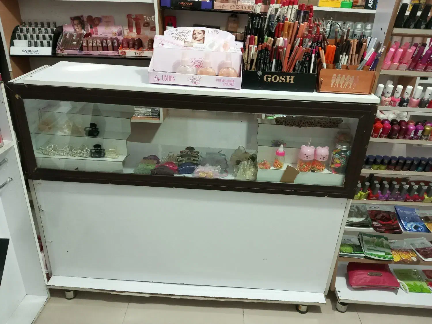 ویترین و صندلی|بوفه، ویترین، کنسول|نقده, |دیوار