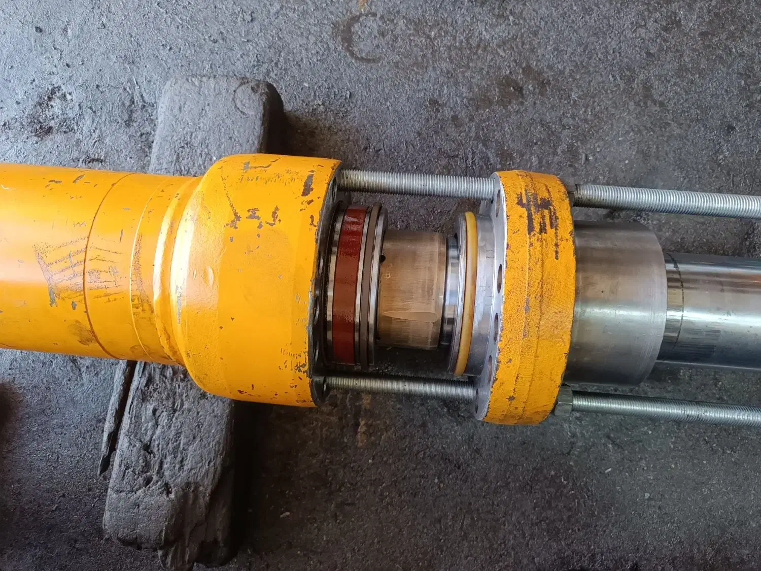 تعمیر انواع جک های هیدرولیک بیل مکانیکی و لودر|خدمات پیشه و مهارت|کرمان, |دیوار