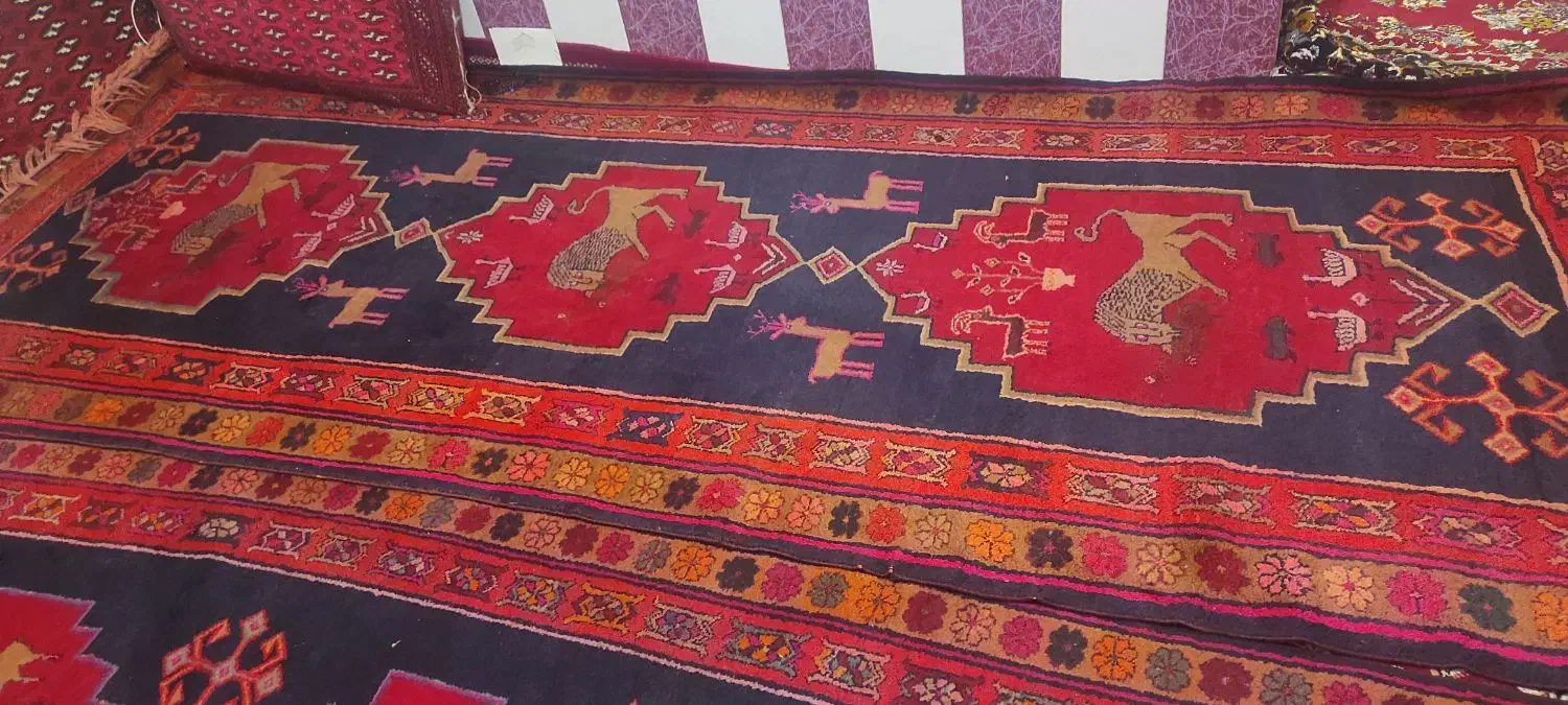 دو عدد فرش قدیمی|فرش|بهارستان, |دیوار