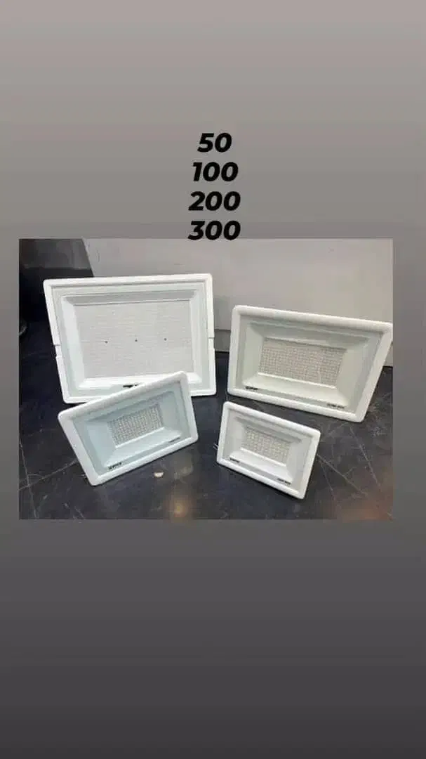 پروژکتور نورافکن با لومن واقعی ، پخش و پرتاب نور|فروشگاه و مغازه|تهران, لاله زار|دیوار