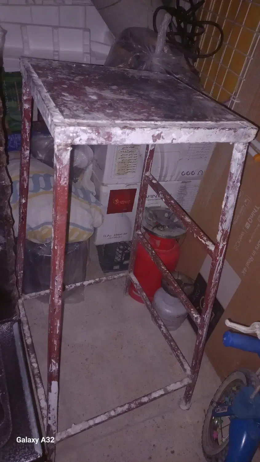 چهار پایه فلزی|صندلی و نیمکت|سرپل ذهاب, |دیوار