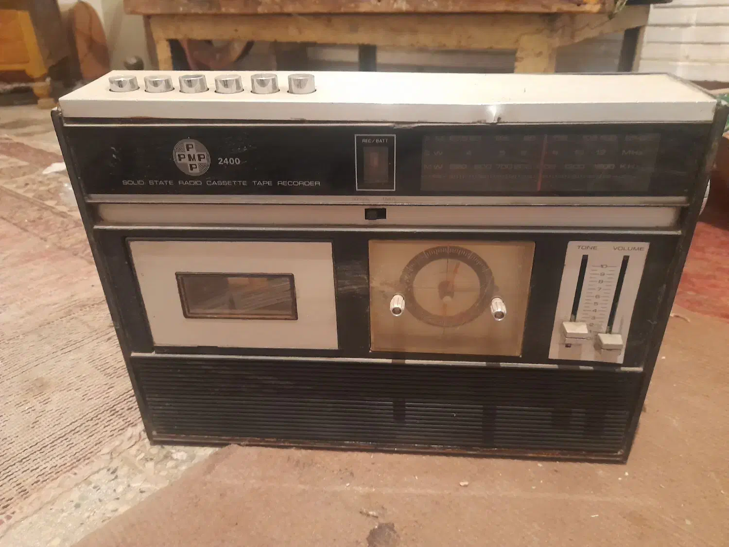 رادیو قدیمی|کلکسیون اشیاء عتیقه|سمنان, |دیوار