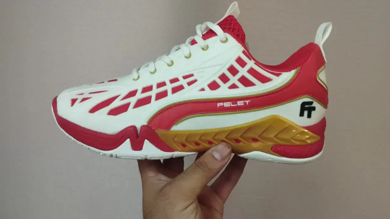 کفش ورزشی سالنی مارک felet|تجهیزات ورزشی|شوشتر, |دیوار