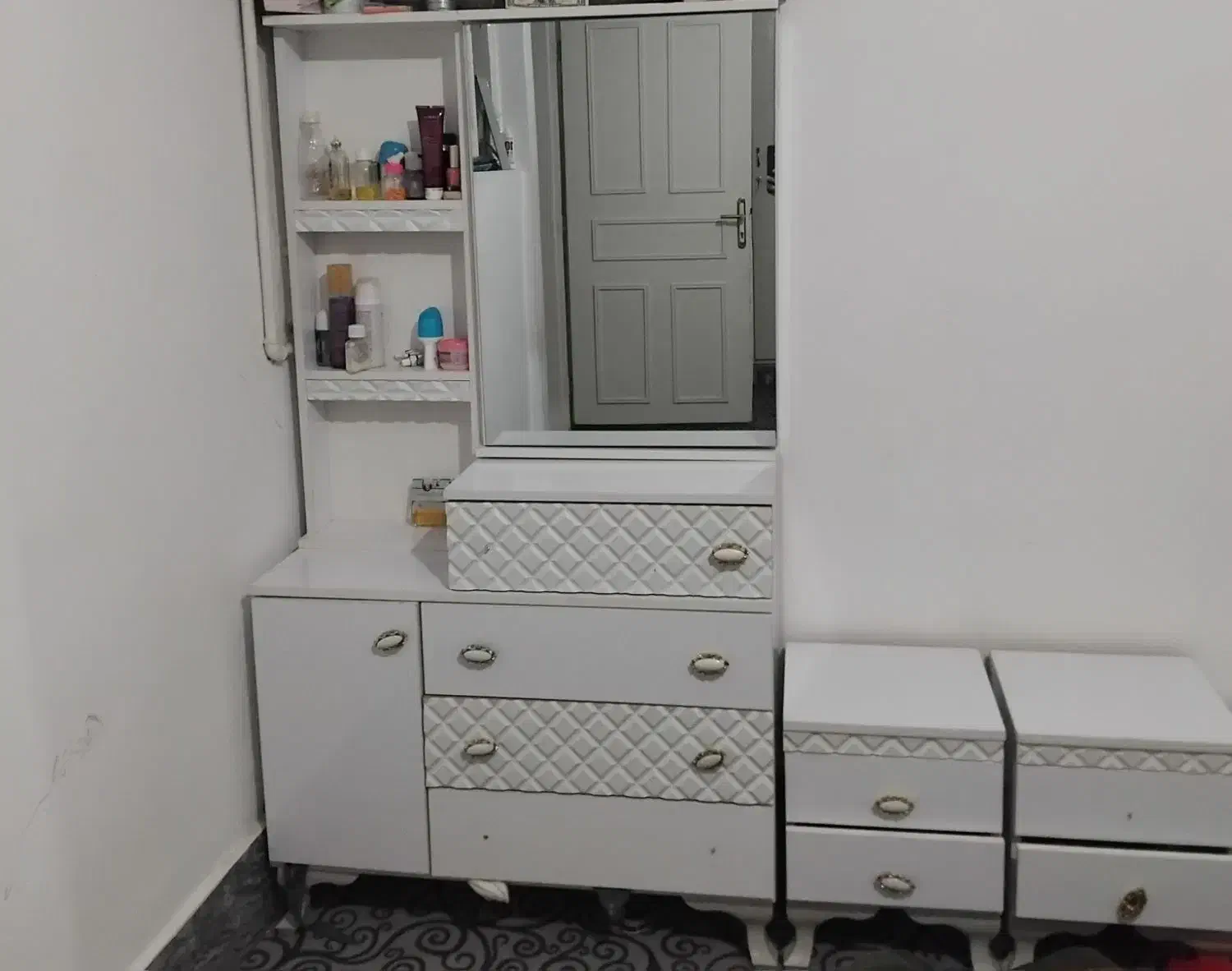 دراور|جاکفشی، کمد، دراور|بروجرد, |دیوار