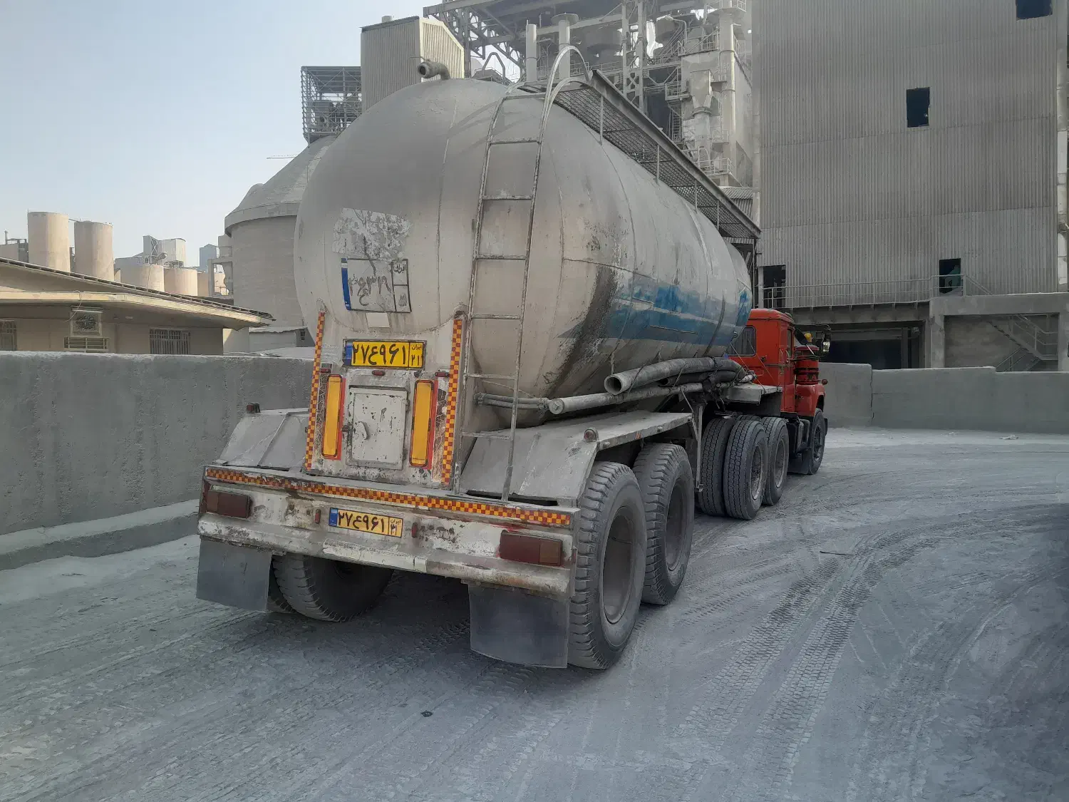 بونکر سیمان|قطعات یدکی و لوازم جانبی|هشتگرد, شهرک اداری|دیوار