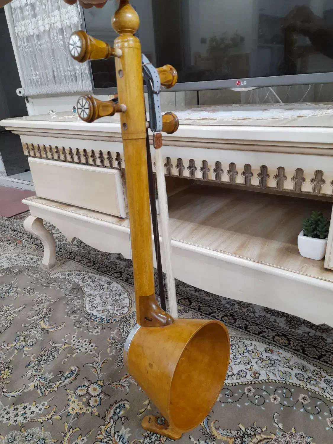 کمانچه نوروزی|سازهای سنتی|سنندج, |دیوار