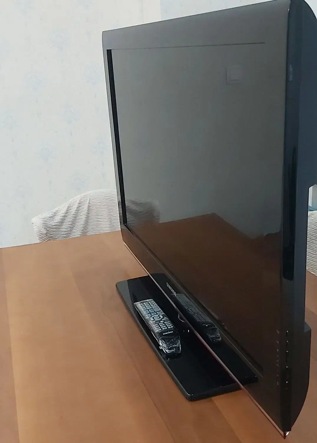 تلویزیون سامسونگ ۴۰ اینچ|تلویزیون و پروژکتور|بوشهر, |دیوار