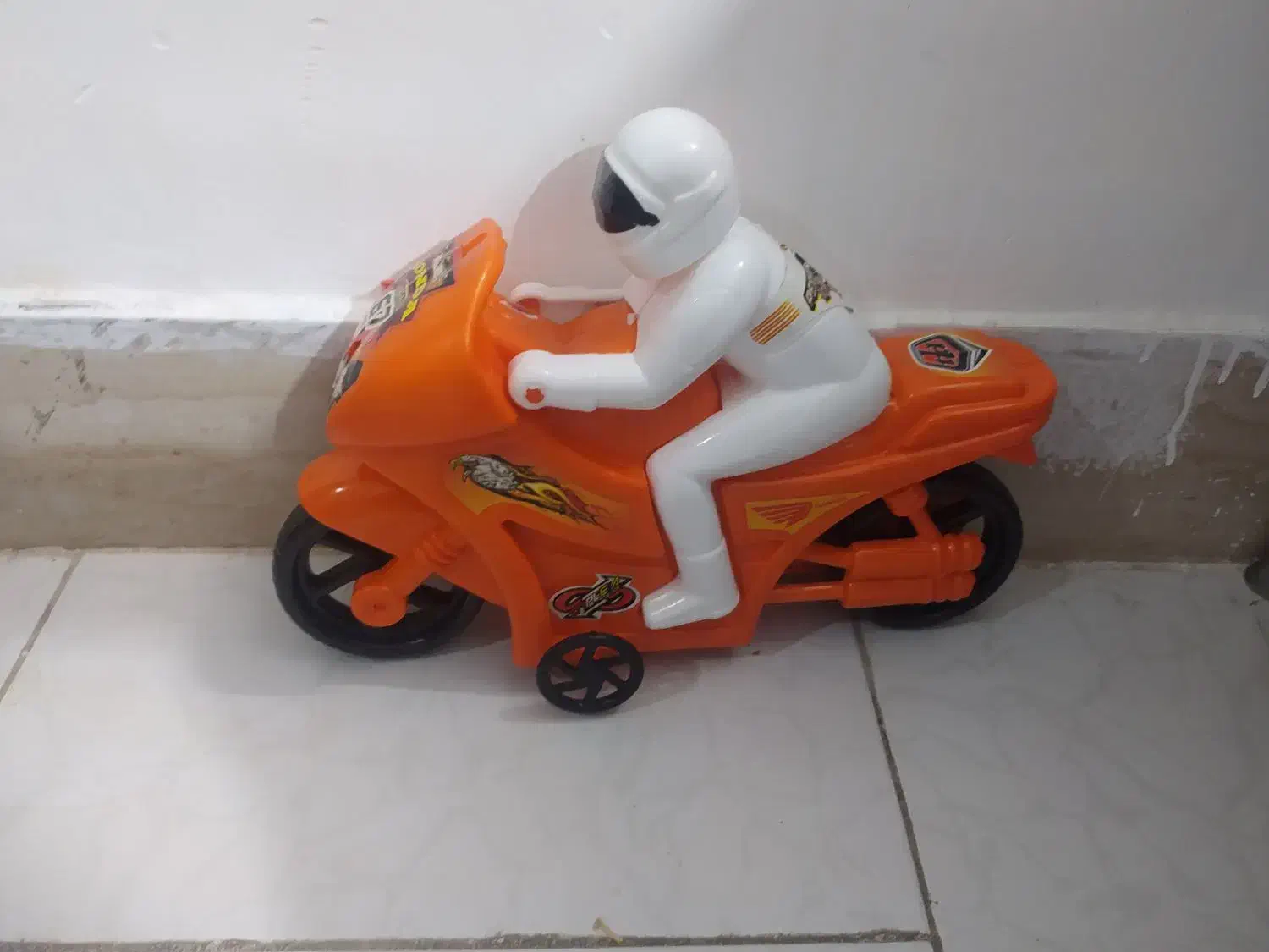 اسباب بازی موتور بیکلاج94|اسباب‌بازی بچه|تربت جام, میان جام|دیوار