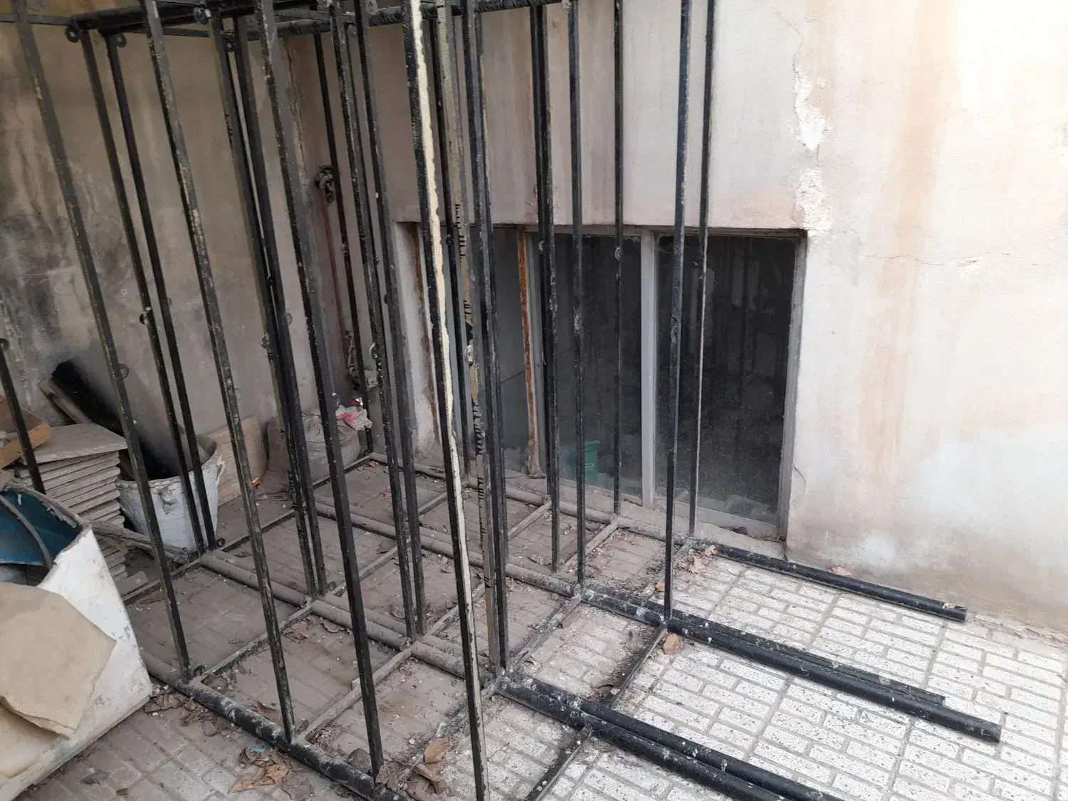 قفسه آهنی|کتابخانه، شلف، قفسه‌های دیواری|نیشابور, خط کاشمر|دیوار