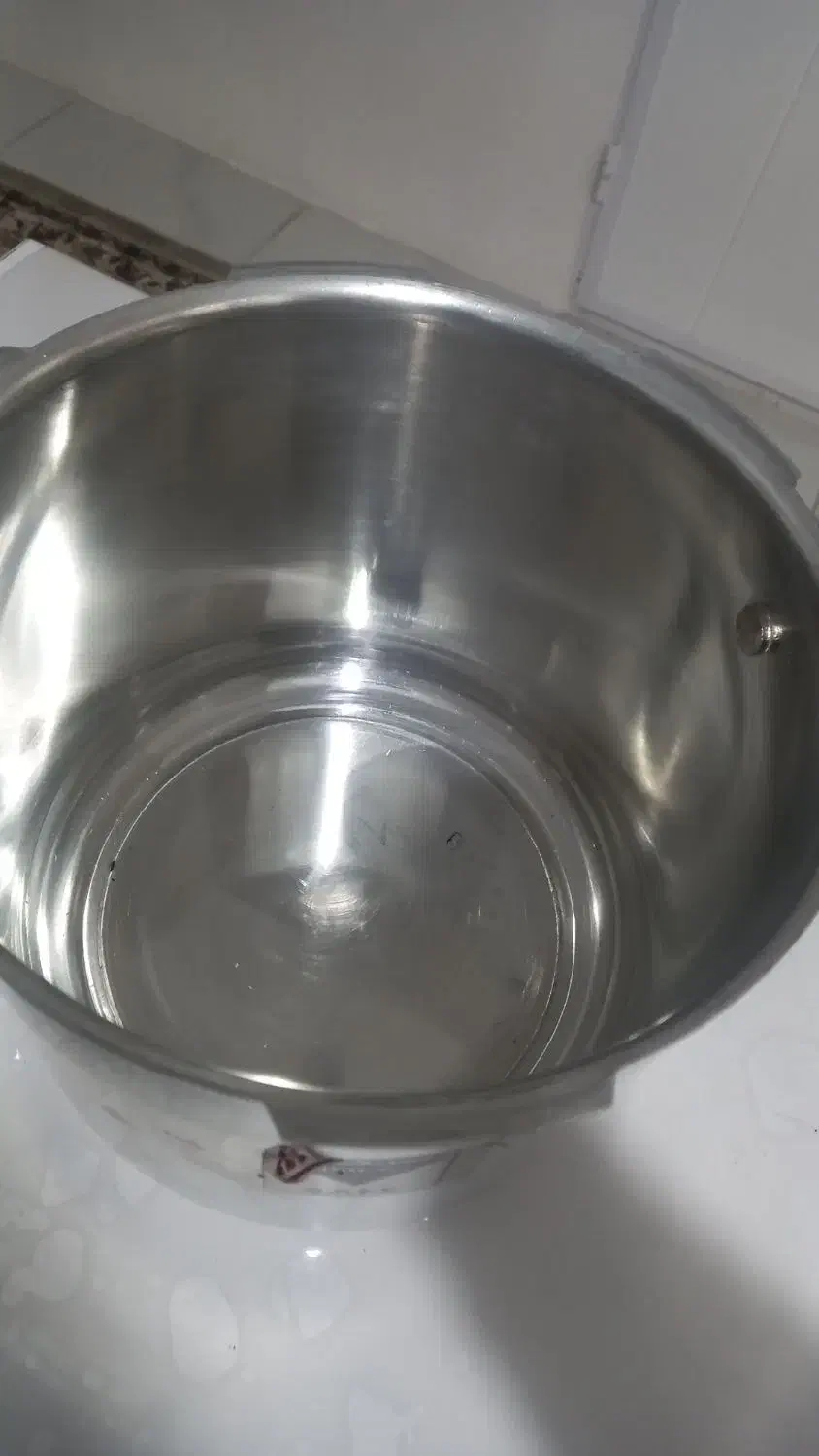 زود پز بزرگ نو نو|ظروف پخت‌وپز|سراب, |دیوار