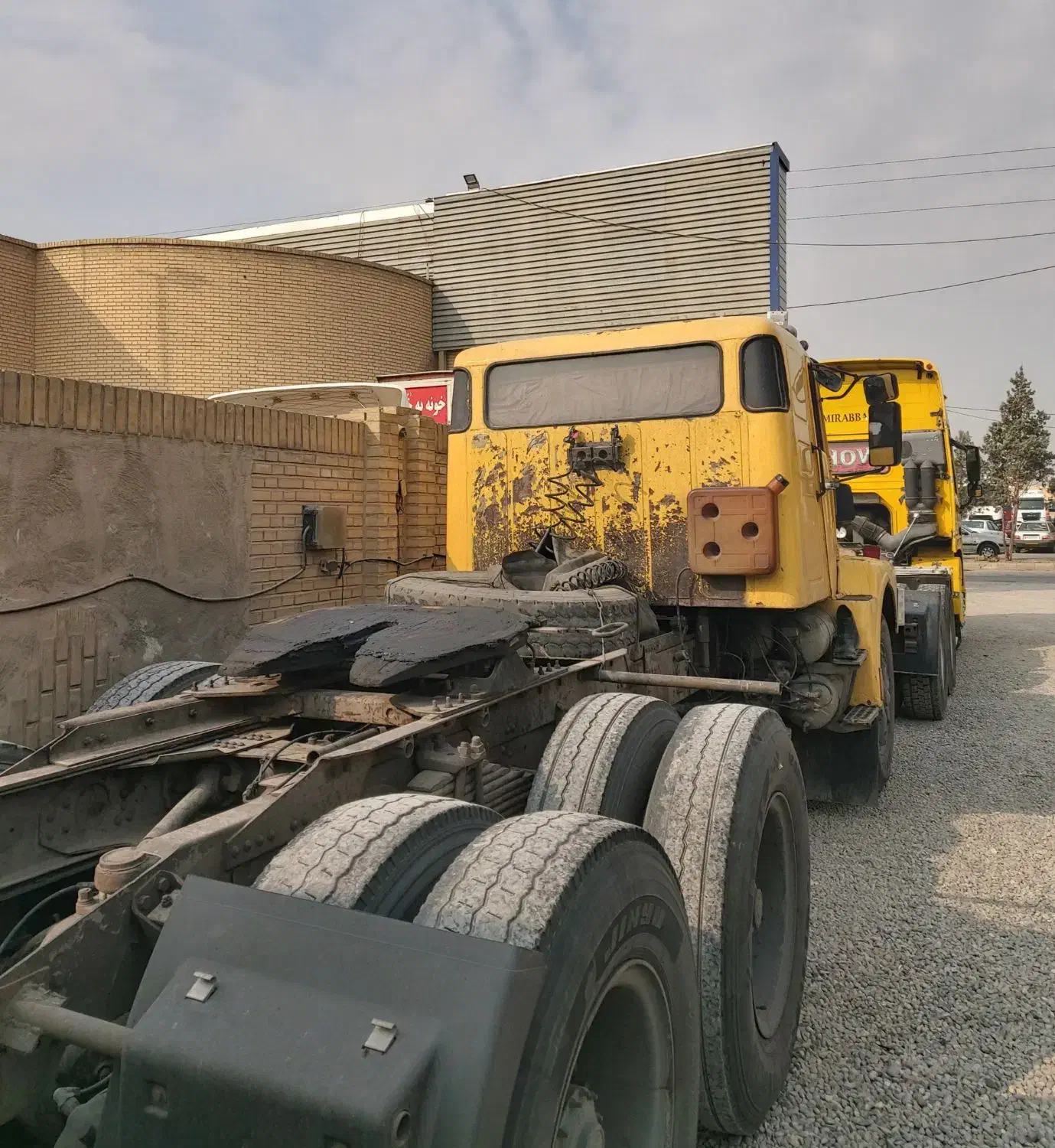 po کشنده جفت ولوو مدل ۶۲ موتور اف نقدواقساط،معاوضه|خودرو سنگین|اسلامشهر, شهرک امام حسین (میان آباد)|دیوار