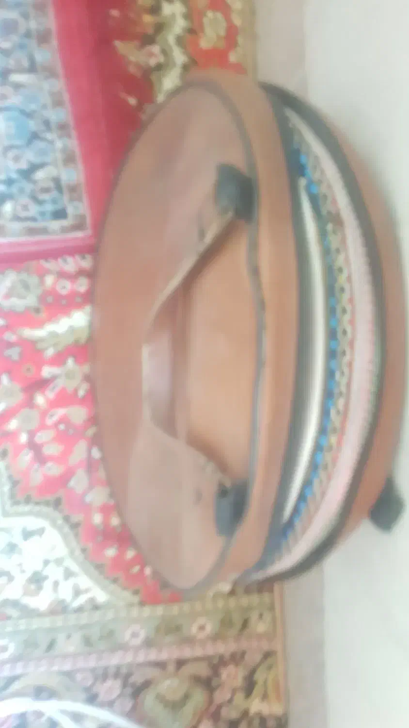 دایره با کیف وجای مضراب ومیکروفن|سازهای سنتی|تبریز, |دیوار